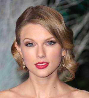 Taylor Swift surprised dying fan with birthday phone call