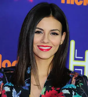 Victoria Justice: 'I never bullied co-star Ariana Grande'