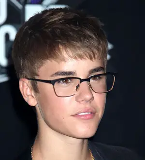 Justin Bieber and Selena Gomez adopt a puppy