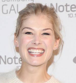 Rosamund Pike keen to complete own stunts