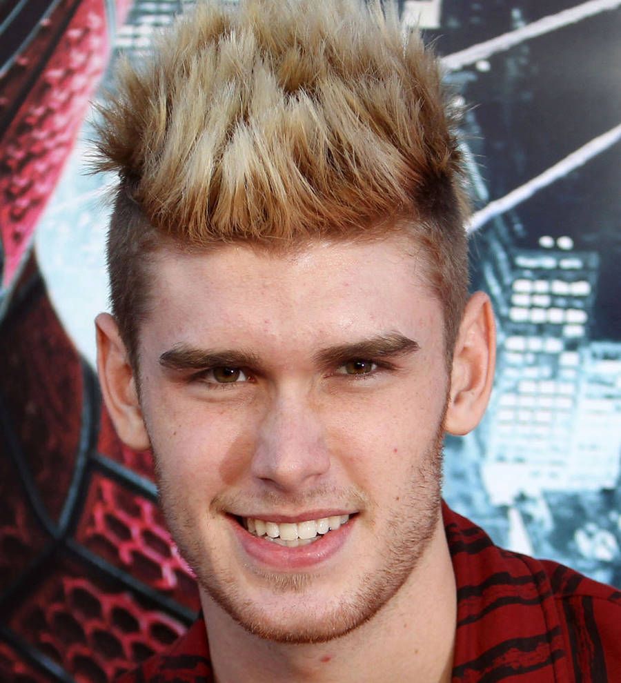 American Idol alum Colton Dixon weds