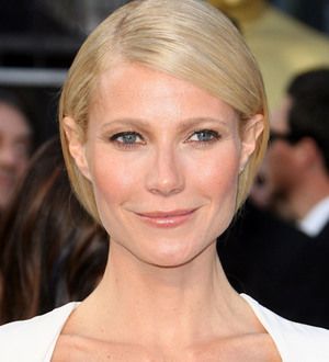 Gwyneth Paltrow signs family up for French lessons