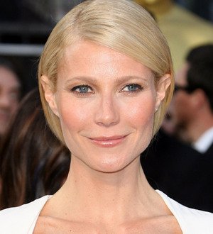 Gwyneth Paltrow signs family up for French lessons