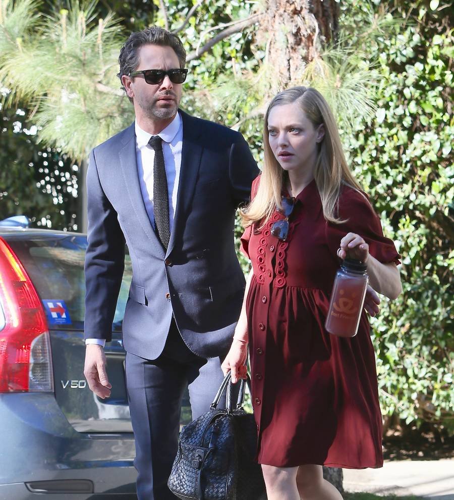 Amanda Seyfried makes red carpet comeback after daughter's birth