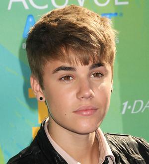Justin Bieber to perform Christmas tunes for underprivileged kids
