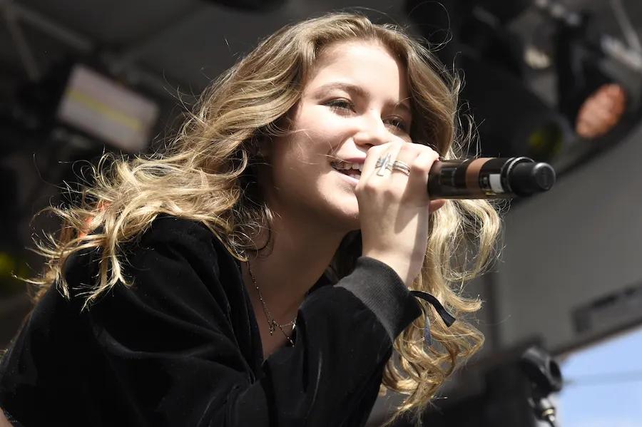ARTIST TO WATCH: Sofia Reyes