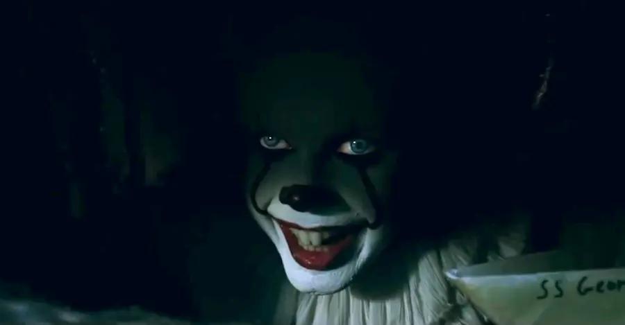 The First 'It: Chapter Two' Cast Photo Is Here and We Are Screaming (with Joy)!