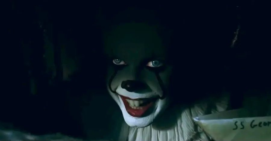 The First 'It: Chapter Two' Cast Photo Is Here and We Are Screaming (with Joy)!
