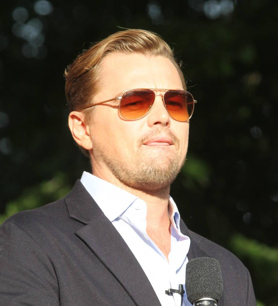Leonardo DiCaprio thanks parents as he picks up top industry honor