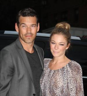 LeAnnRimes nursing injured husband