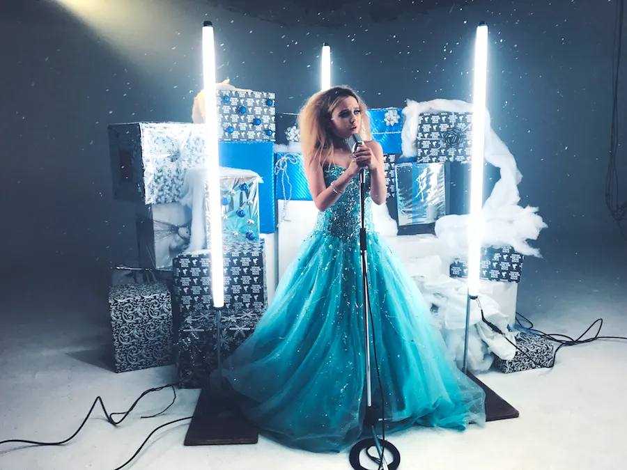 Travis Barker's Daughter Brings All the Holiday Charm with "Blue Christmas" Cover!