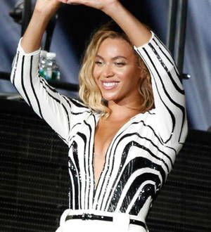 Beyonce makes U.S. chart history with fifth studio album