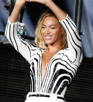 Beyonce makes U.S. chart history with fifth studio album