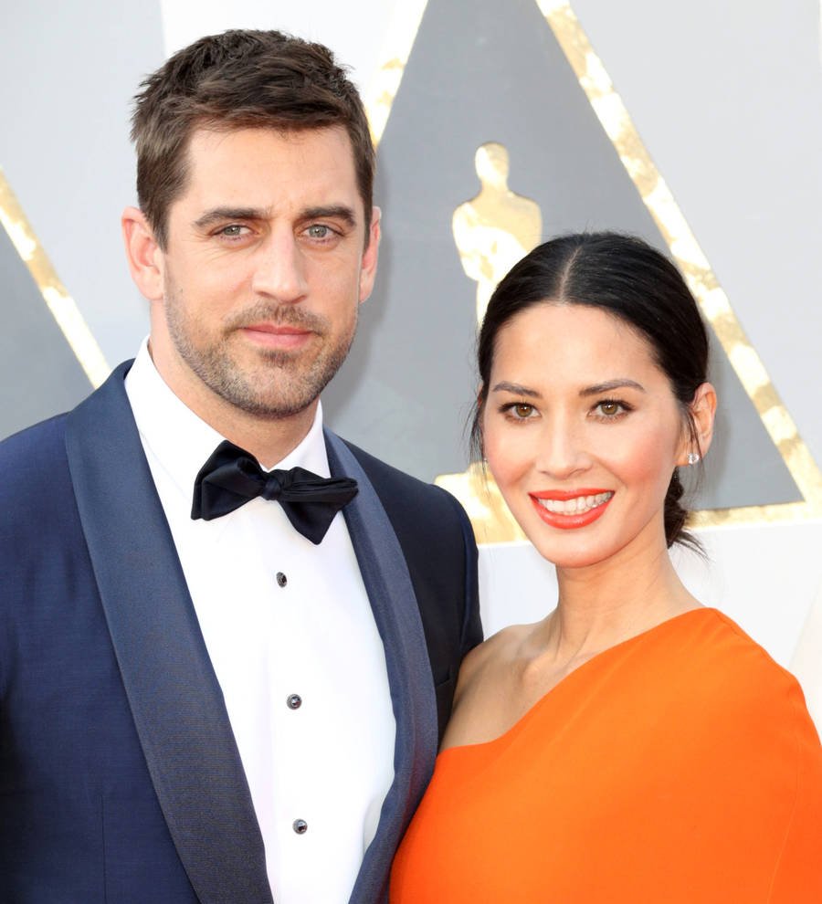 Olivia Munn and Aaron Rodgers adopt new puppy