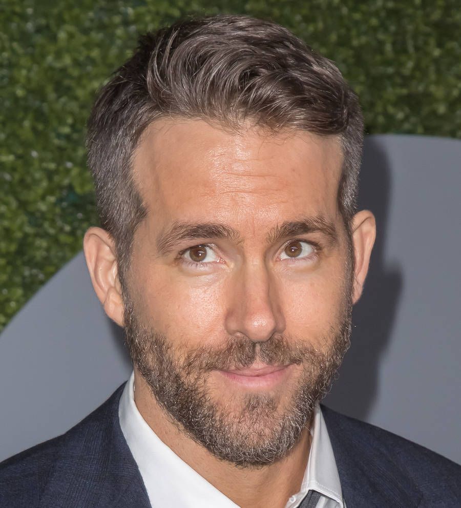 Ryan Reynolds debuts kids at Hollywood Walk of Fame star ceremony