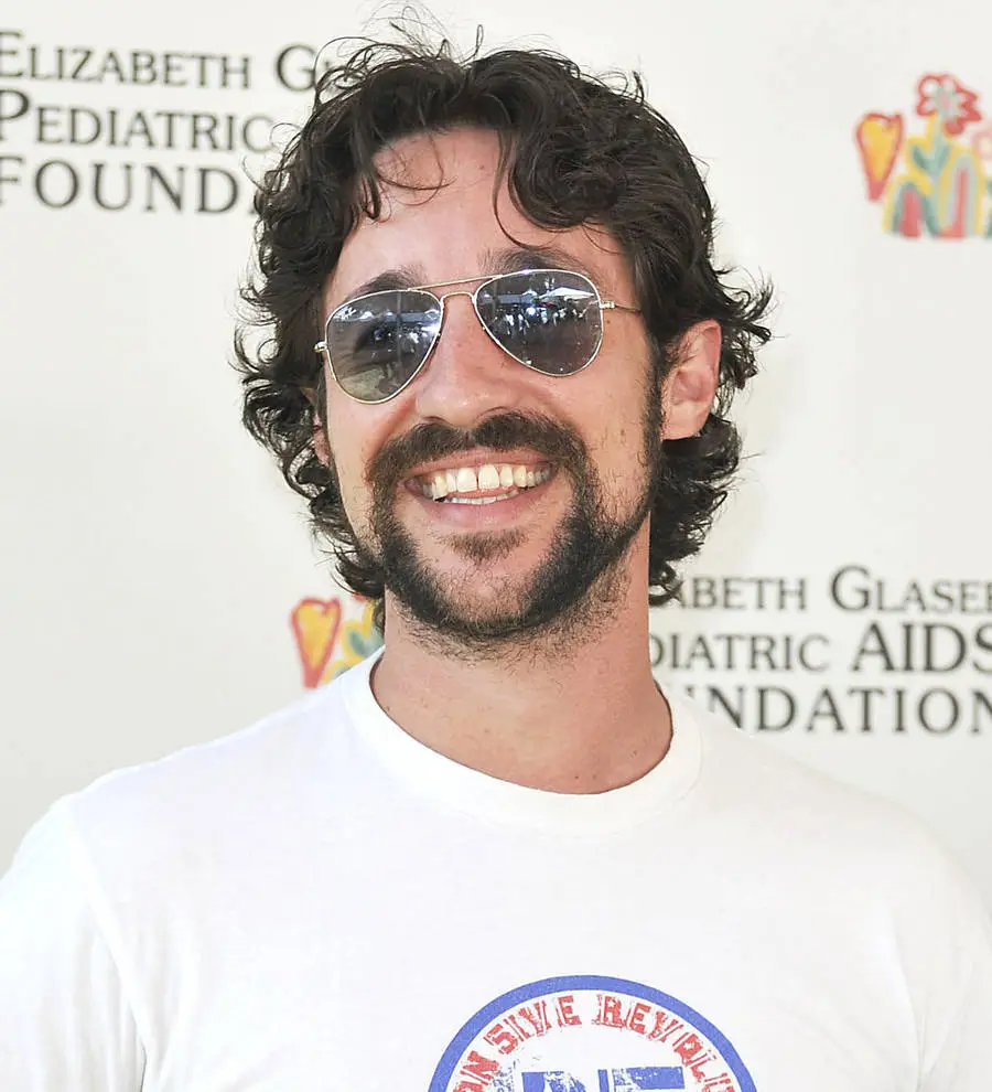 Thomas Ian Nicholas welcomes second child
