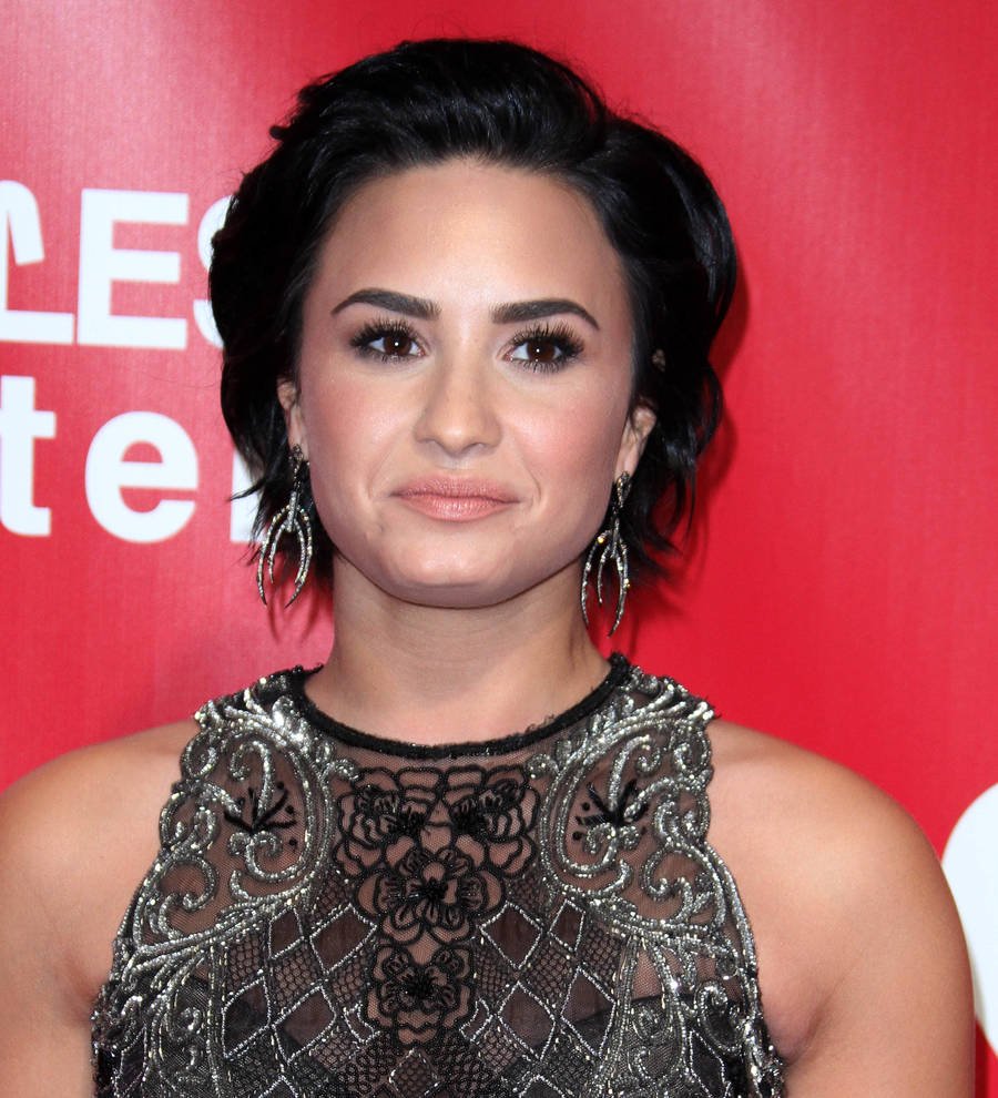 Demi Lovato & Ariana Grande hike to Manson murder house