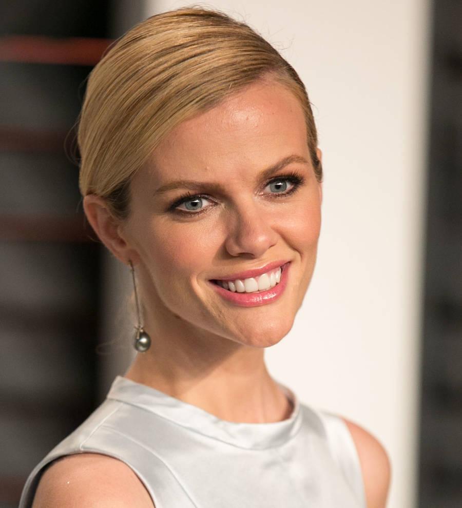 Brooklyn Decker gives birth