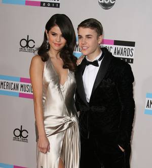 Justin Bieber visits Selena Gomez and mum at hospital