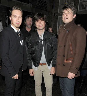 Hanson upset by fan Amy Winehouse's death