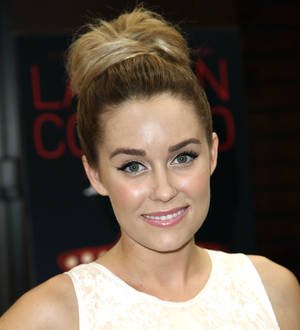 Lauren Conrad decorates hospital for Christmas treat