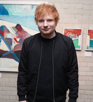 Ed Sheeran hands out rare dollar bills to devoted fans