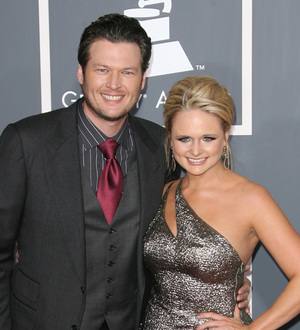 Newlyweds Blake Shelton & Miranda Lambert dominate CMT Awards