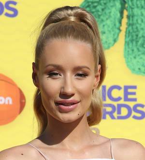 Iggy Azalea strips down to underwear for Bonds fashion campaign