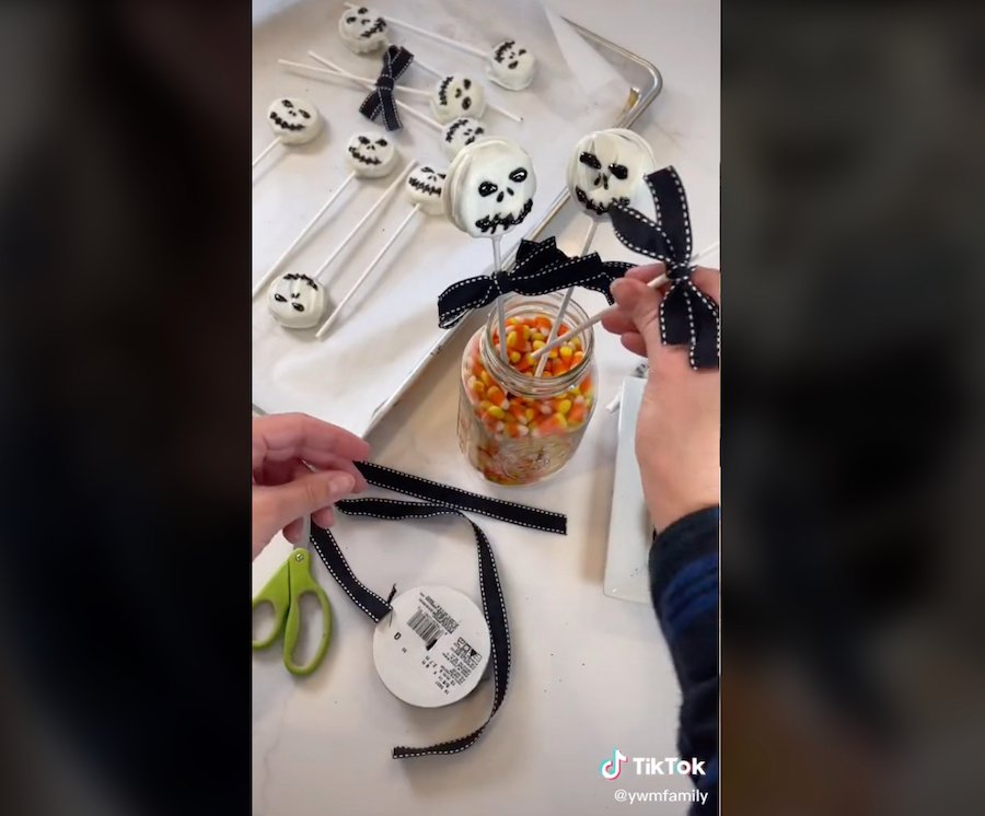 5 Sweet & Spooky Halloween Treats From TikTok!