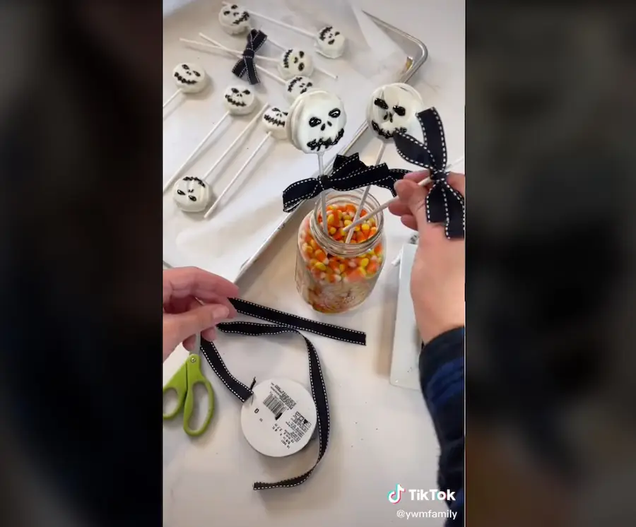 5 Sweet & Spooky Halloween Treats From TikTok!