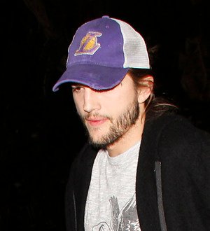 Ashton Kutcher steps out to support Rumer Willis