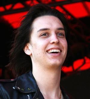 Julian Casablancas cancels tour