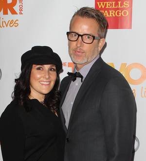 Ricki Lake files for divorce