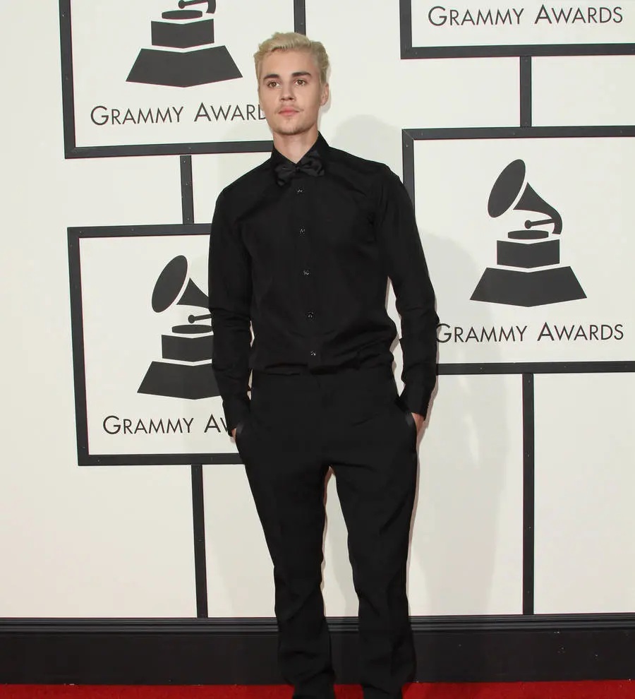 Justin Bieber calls for mental evaluation of egging case neighbour