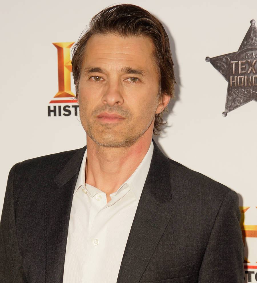 Olivier Martinez files for divorce hours after Halle Berry