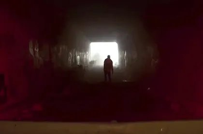 "Fear The Walking Dead" Trailer Shows L.A. as Ground Zero to Zombie Apocalypse