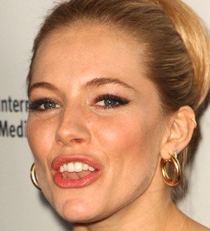 Sienna Miller takes up pregnancy yoga