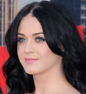 Katy Perry 'planks' on boat