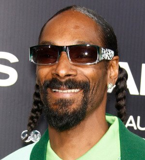 Snoop Dogg Cashes in as a Lakers Fan