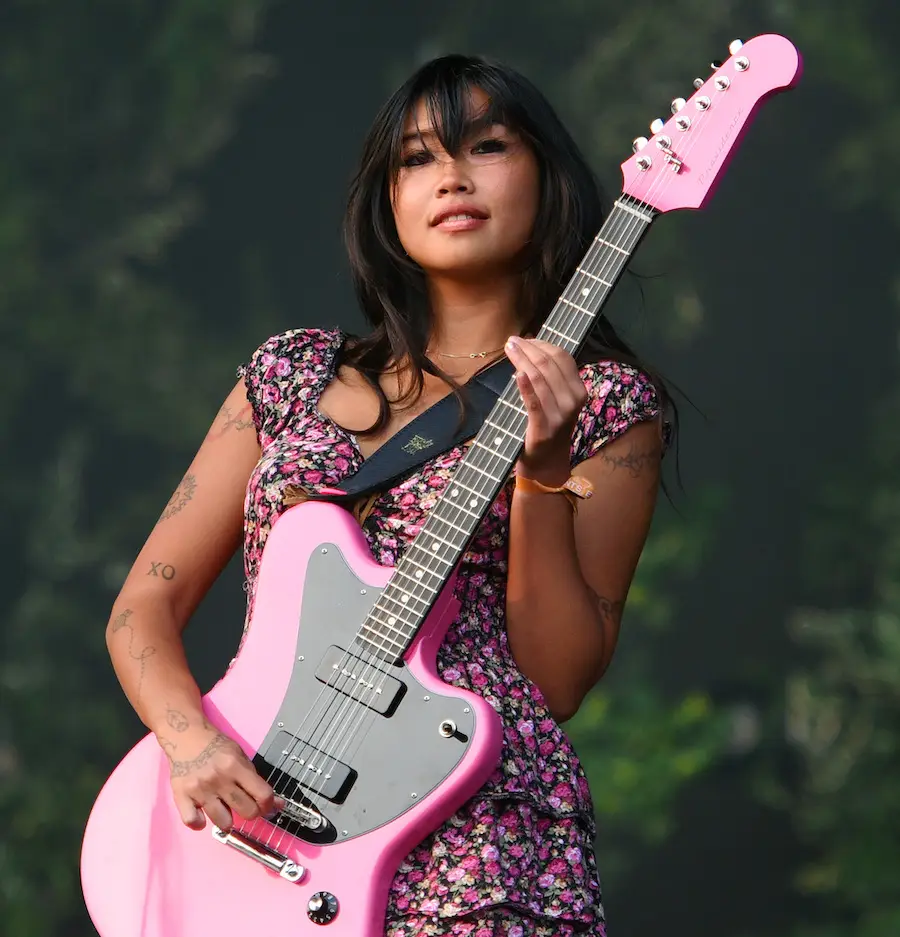 ARTIST TO WATCH: Beabadoobee