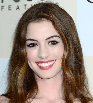 Anne Hathaway praises stunt double