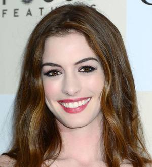 Anne Hathaway praises stunt double