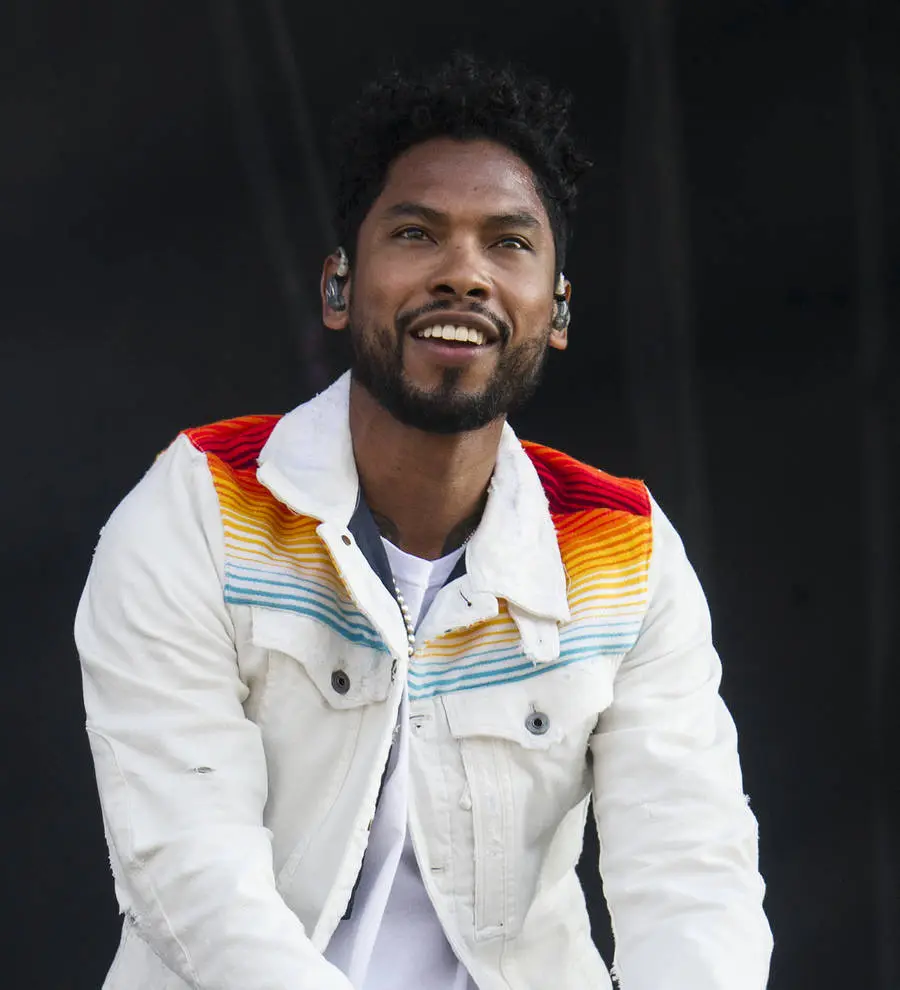 Miguel cries as he calls for unity and love at Wireless Festival