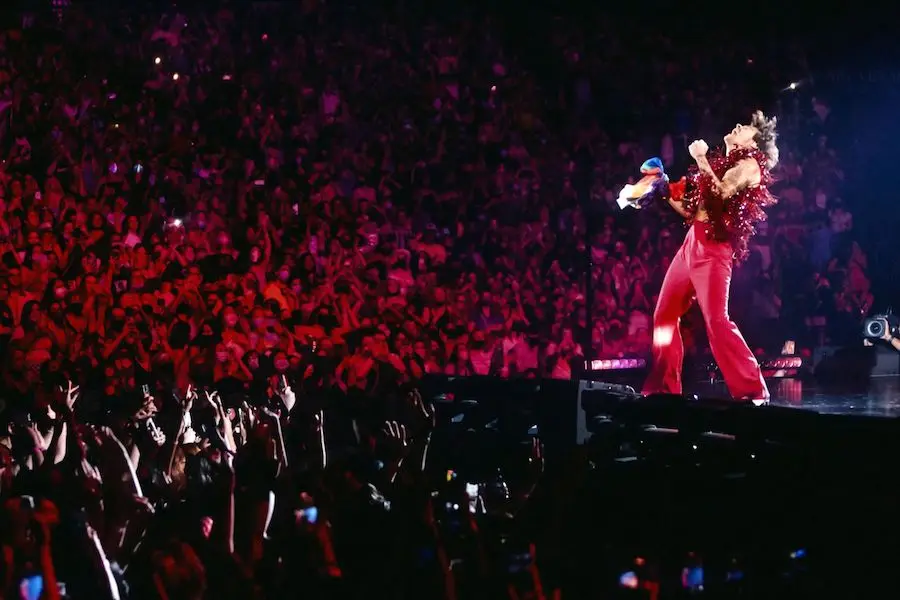 The Best Fashion Moments From The Harry Styles Love On Tour (So Far)!