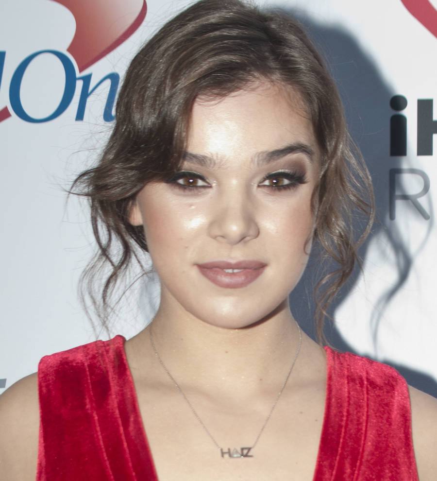 Hailee Steinfeld defends Jenner sisters after Pitch Perfect co-star takes aim
