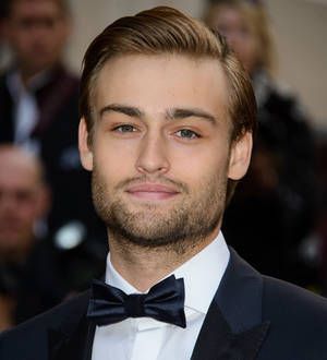 Douglas Booth: 'I am not dating Miley Cyrus'