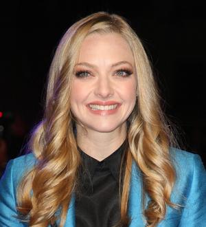 Seyfried 'splits from Hartnett'