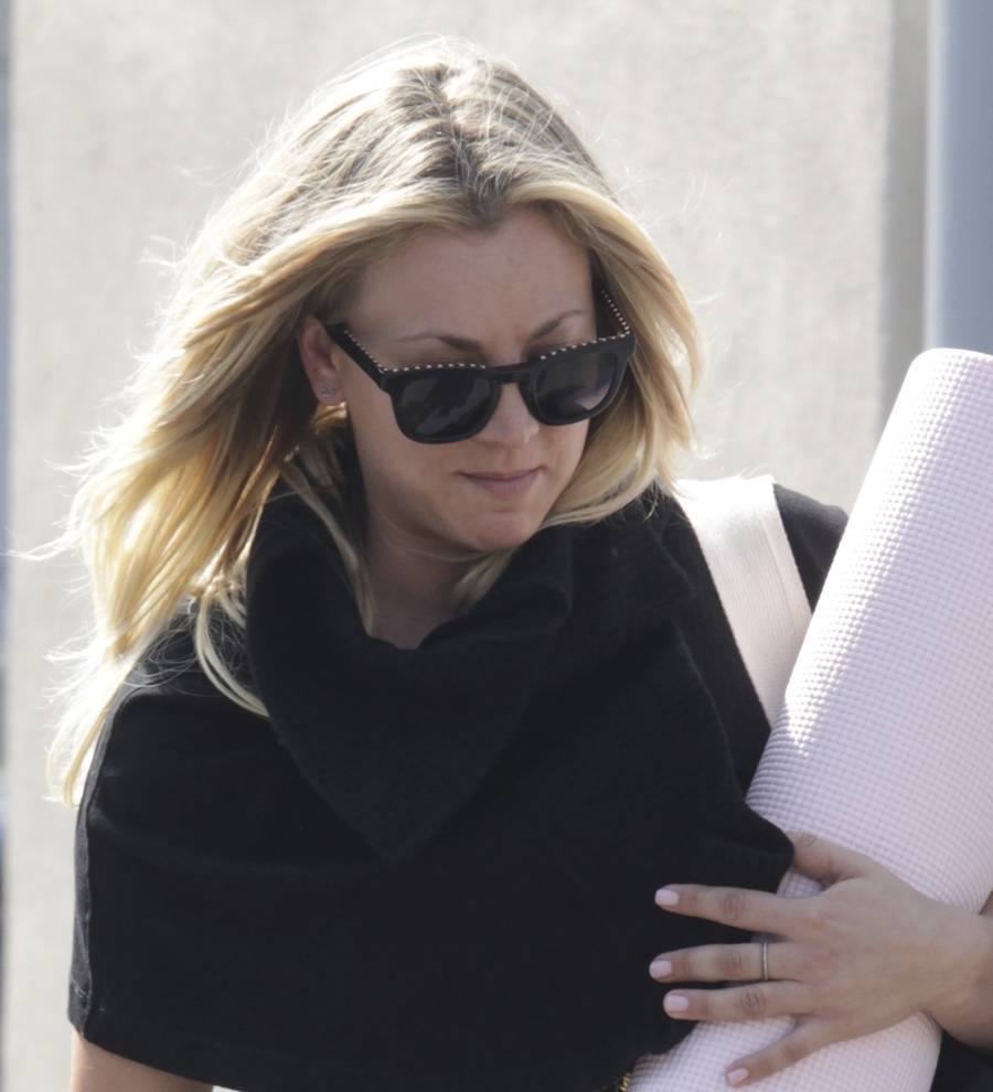 'Proud American' Kaley Cuoco apologizes for dog snap