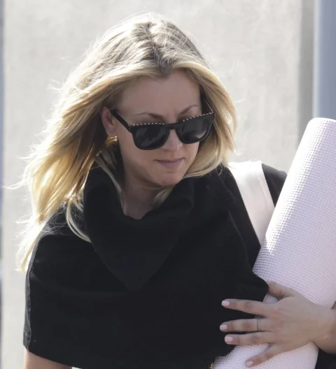 'Proud American' Kaley Cuoco apologizes for dog snap