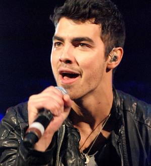 Joe Jonas 'dating model Nina Agdal'